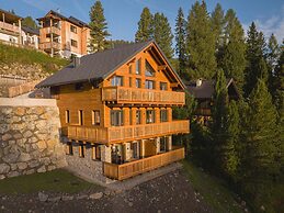 Spacious Apartment With Terrace