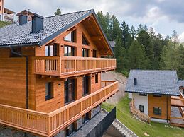 Spacious Apartment With Terrace