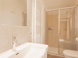 Spacious Apartment With Terrace