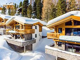 Attractive Chalet on the Ski-slopes