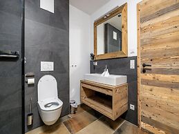 Attractive Chalet on the Ski-slopes