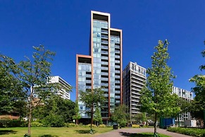 Stunning 2-bedroom Flat With Park View