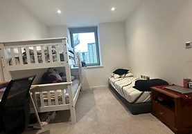 Stunning 2-bedroom Flat With Park View