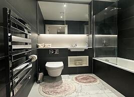 Stunning 2-bedroom Flat With Park View