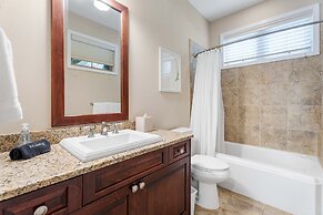 Kamilo 219 4 Bedroom Townhouse