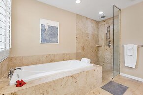 Kamilo 219 4 Bedroom Townhouse