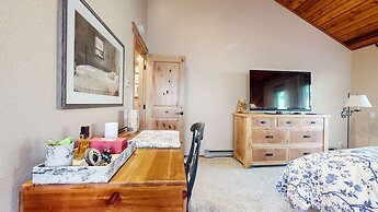 Snowcreek I #47 4 Bedroom Condo