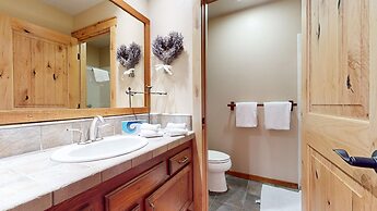 Snowcreek I #47 4 Bedroom Condo