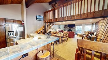 Snowcreek I #47 4 Bedroom Condo