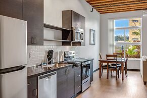 Roxy Condo 203 in Bremerton