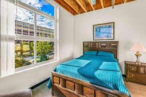 Admiral Condo 201 in Bremerton