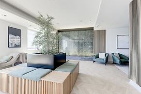 Elegant 2BR Apartment Minutes From DC