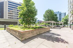 Elegant 2BR Apartment Minutes From DC