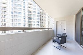 Elegant 2BR Apartment Minutes From DC