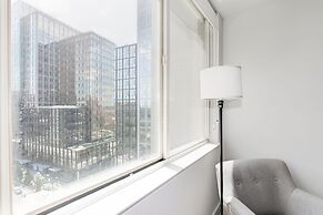 Elegant 2BR Apartment Minutes From DC