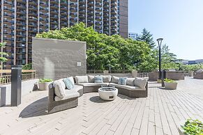 Elegant 2BR Apartment Minutes From DC