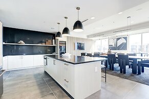 Elegant 2BR Apartment Minutes From DC