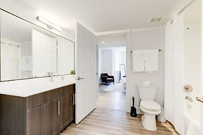 Elegant 2BR Apartment Minutes From DC