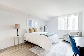 Elegant 2BR Apartment Minutes From DC