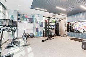 Elegant 2BR Apartment Minutes From DC