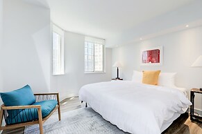 Elegant 2BR Apartment Minutes From DC