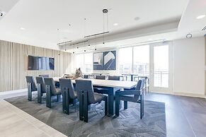 Elegant 2BR Apartment Minutes From DC