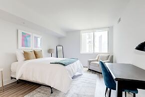 Elegant 2BR Apartment Minutes From DC