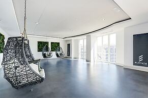 Elegant 2BR Apartment Minutes From DC