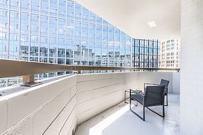 Elegant 2BR Apartment Minutes From DC
