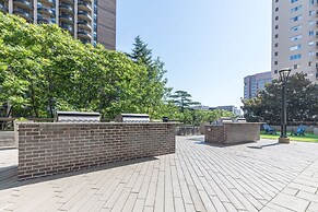 Elegant 2BR Apartment Minutes From DC