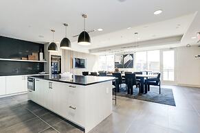 Elegant 2BR Apartment Minutes From DC