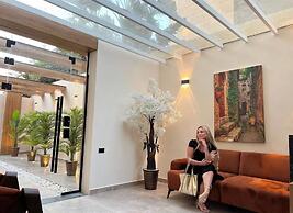 Elite Boutique Hotel