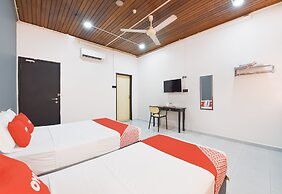 OYO 91052 Hotel Kenangan