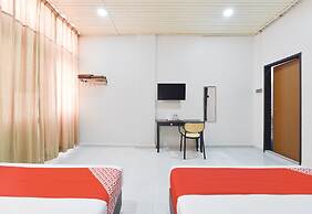 OYO 91052 Hotel Kenangan