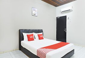 OYO 91052 Hotel Kenangan
