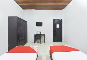 OYO 91052 Hotel Kenangan