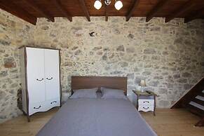 Malia Stone Residence - Secluded Cozy Retreat