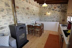 Malia Stone Residence - Secluded Cozy Retreat