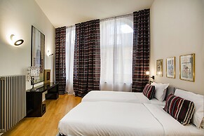 Stylish and Colorful Apartment by Wonderful Italy