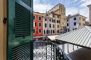Stylish and Colorful Apartment by Wonderful Italy