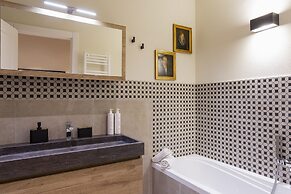 Stylish and Colorful Apartment by Wonderful Italy