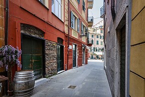 Stylish and Colorful Apartment by Wonderful Italy