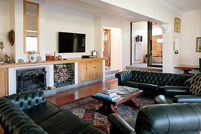 Manor House at La Roche Estate - Franschhoek