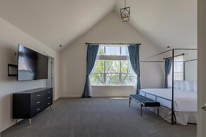 2708 Harbor Court