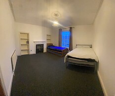 Room in Lodge - Southgate Lodge - Single-twin, Double and Family Rooms