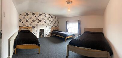Room in Lodge - Southgate Lodge - Single-twin, Double and Family Rooms