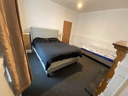 Room in Lodge - Southgate Lodge - Single-twin, Double and Family Rooms