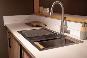 Mountain View Walk to all in Canmore Canada