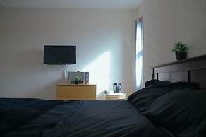 Cosy & Modern 1 Bed Studio