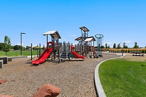 Scenic Mountain Retreat Golf, Pickleball, Relax